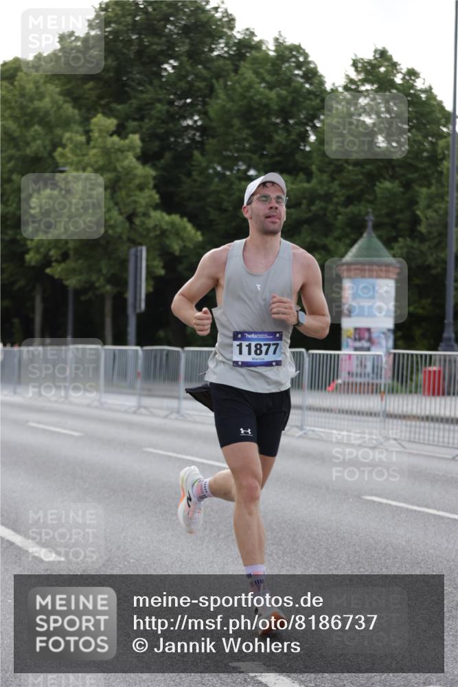 29.06.2025 - hella hamburg halbmarathon Jannik Wohlers http://msf.ph/oto/8186737 29.06.2025 09:44:01 Lombardsbrücke 2879, 3075, 3968, 5344, 7793, 8975, 9079, 10106, 10173, 10790, 11877, 13779, 14828, 15655, 16118, 17258, 19114 meine-sportfotos.de