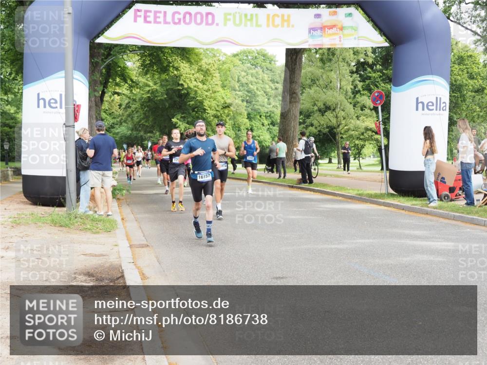 29.06.2025 - hella hamburg halbmarathon MichiJ http://msf.ph/oto/8186738 29.06.2025 10:19:00 Zwischen KM18-KM19 12287, 17213, 18874 meine-sportfotos.de