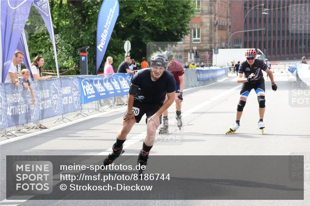 29.06.2025 - hella hamburg halbmarathon Strokosch-Dieckow http://msf.ph/oto/8186744 29.06.2025 09:26:58 Ziel 20220, 20281, 20283 meine-sportfotos.de