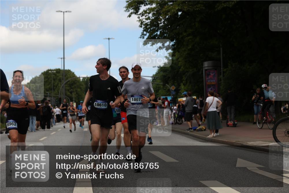 29.06.2025 - hella hamburg halbmarathon Yannick Fuchs http://msf.ph/oto/8186765 29.06.2025 11:21:27 20KM 2010, 2505, 2699, 2703, 2751, 3571, 4161, 4349, 4373, 4824, 4826, 5494, 5584, 5629, 6285, 6710, 7228, 7604, 7917, 8050, 8962, 9913, 10013, 10077, 10240, 10374, 10594, 11092, 11668, 11981, 12958, 13477, 13934, 14029, 14216, 14803, 14810, 14986, 15024, 15471, 15660, 15869, 16381, 16821, 16886, 16999, 17034, 17103, 17438, 18077, 18503, 18610, 19081, 19193 meine-sportfotos.de