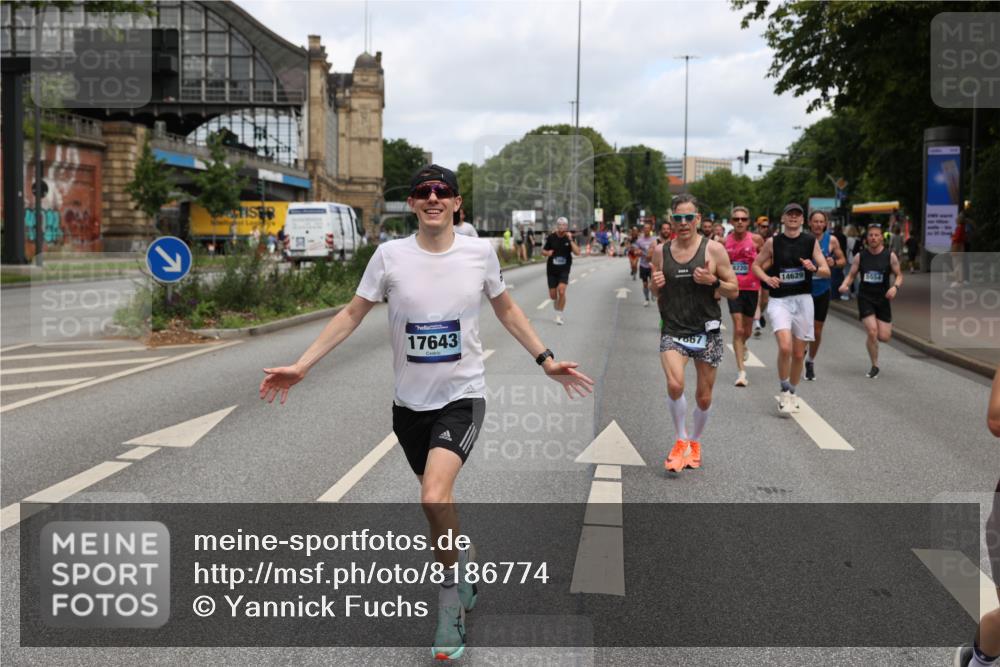 29.06.2025 - hella hamburg halbmarathon Yannick Fuchs http://msf.ph/oto/8186774 29.06.2025 10:30:01 20KM 57, 1344, 1562, 4050, 4740, 4944, 5269, 5554, 6704, 7466, 7867, 8901, 10771, 11559, 11898, 12044, 12204, 12751, 14629, 14841, 14952, 15390, 15391, 15931, 16177, 16695, 16811, 16963, 16964, 17022, 17643, 17826, 18183, 18220, 18237 meine-sportfotos.de
