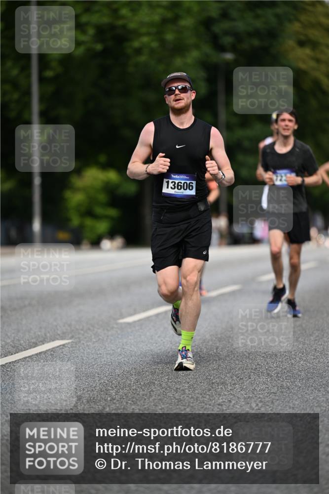 29.06.2025 - hella hamburg halbmarathon Dr. Thomas Lammeyer http://msf.ph/oto/8186777 29.06.2025 09:47:27 Kennedybrücke 1122, 1953, 3968, 5308, 5344, 7231, 7793, 8975, 9047, 9079, 10106, 10173, 10790, 11150 meine-sportfotos.de