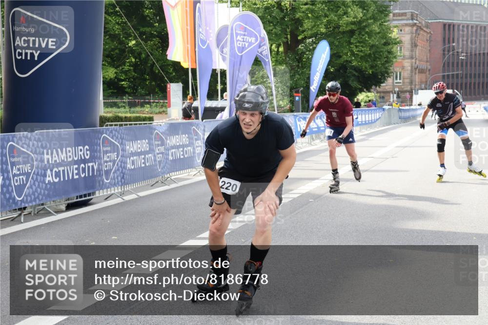 29.06.2025 - hella hamburg halbmarathon Strokosch-Dieckow http://msf.ph/oto/8186778 29.06.2025 09:26:59 Ziel 20220, 20281, 20283 meine-sportfotos.de
