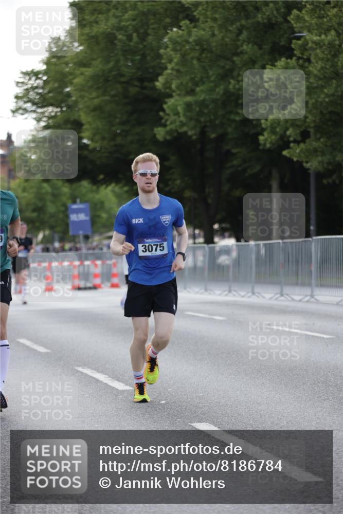 29.06.2025 - hella hamburg halbmarathon Jannik Wohlers http://msf.ph/oto/8186784 29.06.2025 09:44:02 Lombardsbrücke 2879, 3075, 3968, 5344, 7793, 8975, 9079, 10106, 10173, 10790, 11877, 13779, 14828, 15655, 16118, 17258, 18699, 19114 meine-sportfotos.de