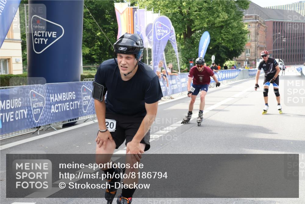 29.06.2025 - hella hamburg halbmarathon Strokosch-Dieckow http://msf.ph/oto/8186794 29.06.2025 09:26:59 Ziel 20220, 20281, 20283 meine-sportfotos.de