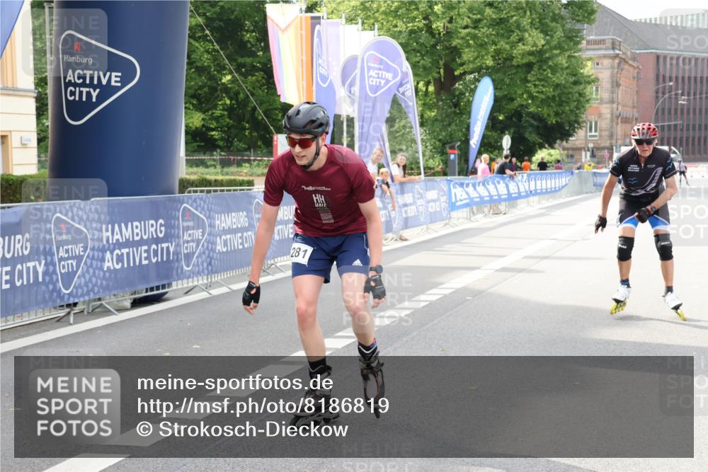 29.06.2025 - hella hamburg halbmarathon Strokosch-Dieckow http://msf.ph/oto/8186819 29.06.2025 09:27:00 Ziel 20220, 20281, 20283 meine-sportfotos.de