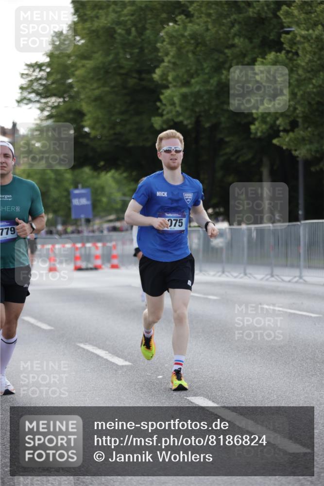 29.06.2025 - hella hamburg halbmarathon Jannik Wohlers http://msf.ph/oto/8186824 29.06.2025 09:44:02 Lombardsbrücke 2879, 3075, 3968, 5344, 7793, 8975, 9079, 10106, 10173, 10790, 11877, 13779, 14828, 15655, 16118, 17258, 18699, 19114 meine-sportfotos.de