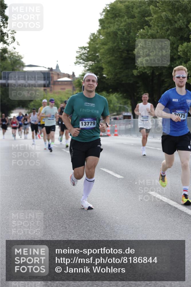 29.06.2025 - hella hamburg halbmarathon Jannik Wohlers http://msf.ph/oto/8186844 29.06.2025 09:44:03 Lombardsbrücke 2879, 3075, 3968, 5344, 8975, 9079, 10106, 10173, 10790, 11877, 13779, 14828, 15576, 15655, 16118, 17258, 18699, 19114 meine-sportfotos.de
