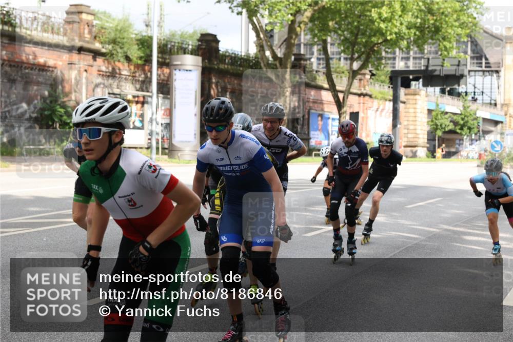 29.06.2025 - hella hamburg halbmarathon Yannick Fuchs http://msf.ph/oto/8186846 29.06.2025 09:10:30 20KM 10 meine-sportfotos.de