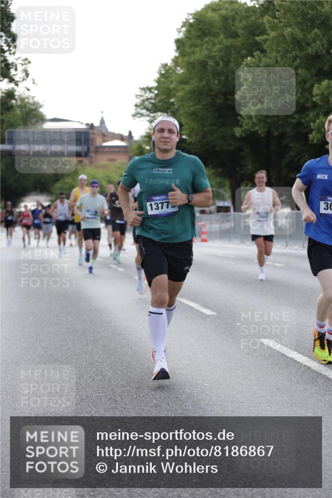 29.06.2025 - hella hamburg halbmarathon Jannik Wohlers http://msf.ph/oto/8186867 29.06.2025 09:44:03 Lombardsbrücke 2879, 3075, 3968, 5344, 8975, 9079, 10106, 10173, 10790, 11877, 13779, 14828, 15576, 15655, 16118, 17258, 18699, 19114 meine-sportfotos.de