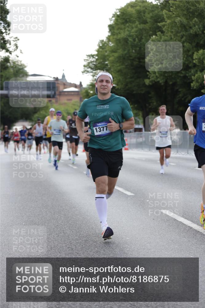 29.06.2025 - hella hamburg halbmarathon Jannik Wohlers http://msf.ph/oto/8186875 29.06.2025 09:44:03 Lombardsbrücke 2879, 3075, 3968, 5344, 8975, 9079, 10106, 10173, 10790, 11877, 13779, 14828, 15576, 15655, 16118, 17258, 18699, 19114 meine-sportfotos.de