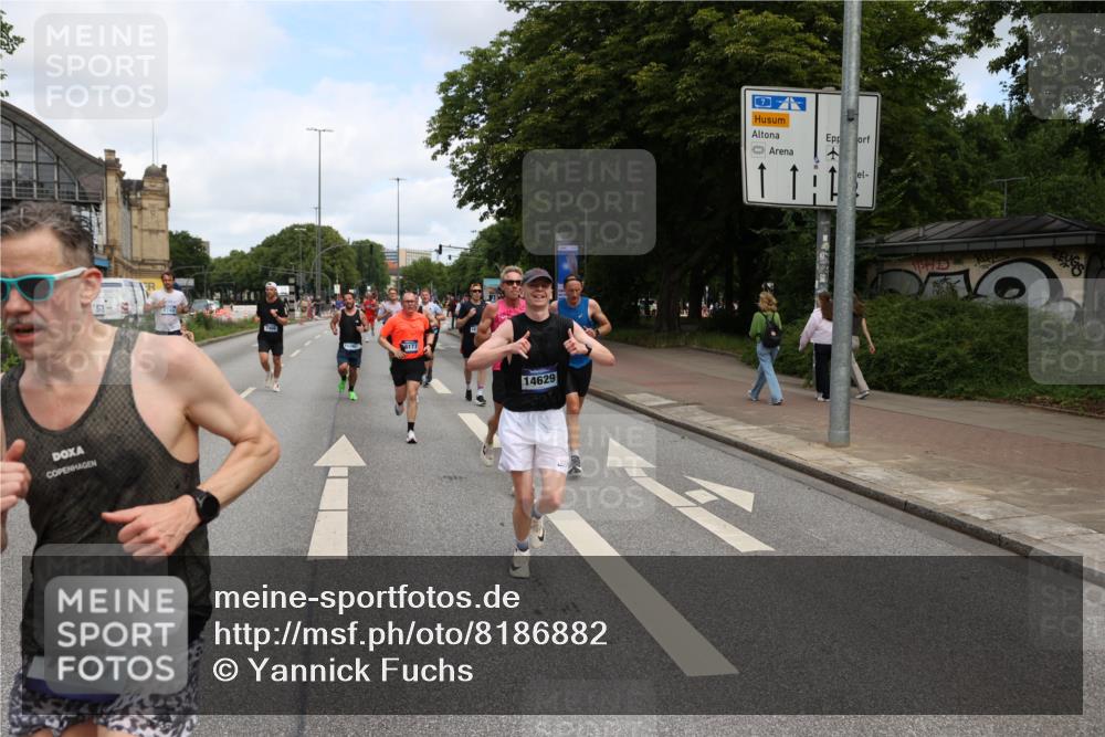 29.06.2025 - hella hamburg halbmarathon Yannick Fuchs http://msf.ph/oto/8186882 29.06.2025 10:30:02 20KM 57, 1344, 4050, 4740, 4944, 5269, 5554, 6704, 7466, 7867, 8901, 10771, 11559, 11898, 12044, 12204, 12751, 14629, 14841, 14952, 15390, 15391, 15931, 16177, 16695, 16811, 16963, 16964, 17022, 17643, 17826, 18183, 18220, 18237 meine-sportfotos.de