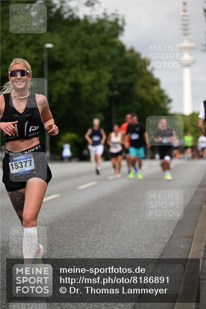 29.06.2025 - hella hamburg halbmarathon Dr. Thomas Lammeyer http://msf.ph/oto/8186891 29.06.2025 10:10:52 Kennedybrücke 1245, 1766, 1981, 4550, 4666, 5951, 6314, 6572, 6664, 8051, 8960, 9560, 10212, 10297, 10736, 10886 meine-sportfotos.de