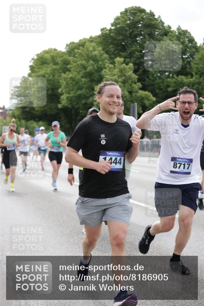 29.06.2025 - hella hamburg halbmarathon Jannik Wohlers http://msf.ph/oto/8186905 29.06.2025 10:23:36 Lombardsbrücke 1389, 1444, 1545, 2489, 3013, 3185, 3579, 4122, 4597, 4990, 4993, 5039, 5055, 5258, 5260, 5358, 5661, 5954, 7013, 7426, 8141, 8149, 8502, 8717, 9217, 9603, 11044, 11306, 11347, 11415, 11454, 14433, 14439, 15352, 17414, 17513, 17595, 18091, 18210, 18314, 18745, 18998, 19017 meine-sportfotos.de