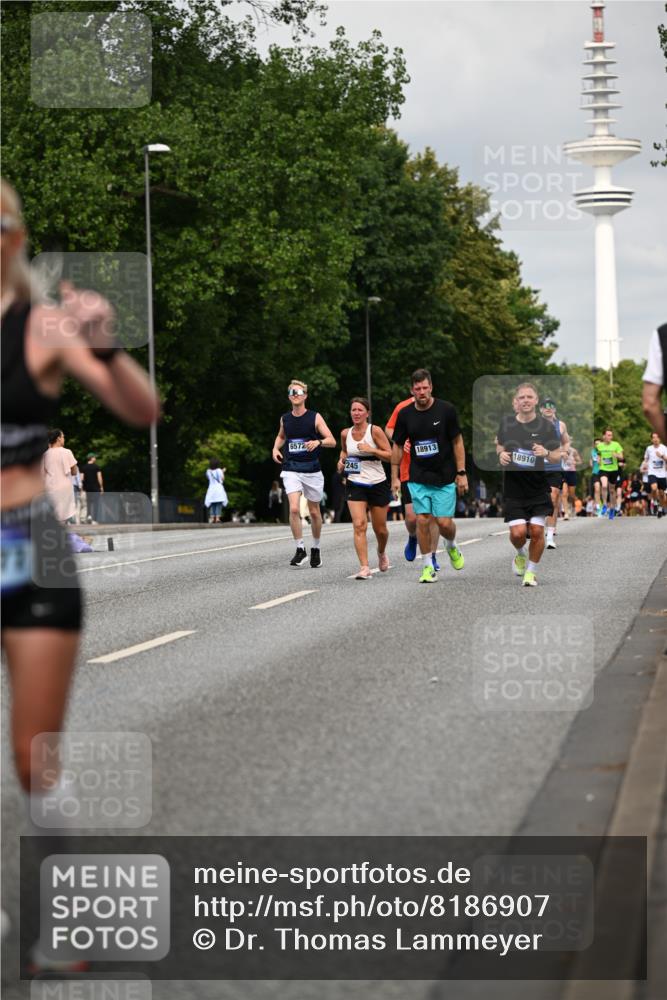 29.06.2025 - hella hamburg halbmarathon Dr. Thomas Lammeyer http://msf.ph/oto/8186907 29.06.2025 10:10:52 Kennedybrücke 1245, 1766, 1981, 4550, 4666, 5951, 6314, 6572, 6664, 8051, 8960, 9560, 10212, 10297, 10736, 10886 meine-sportfotos.de