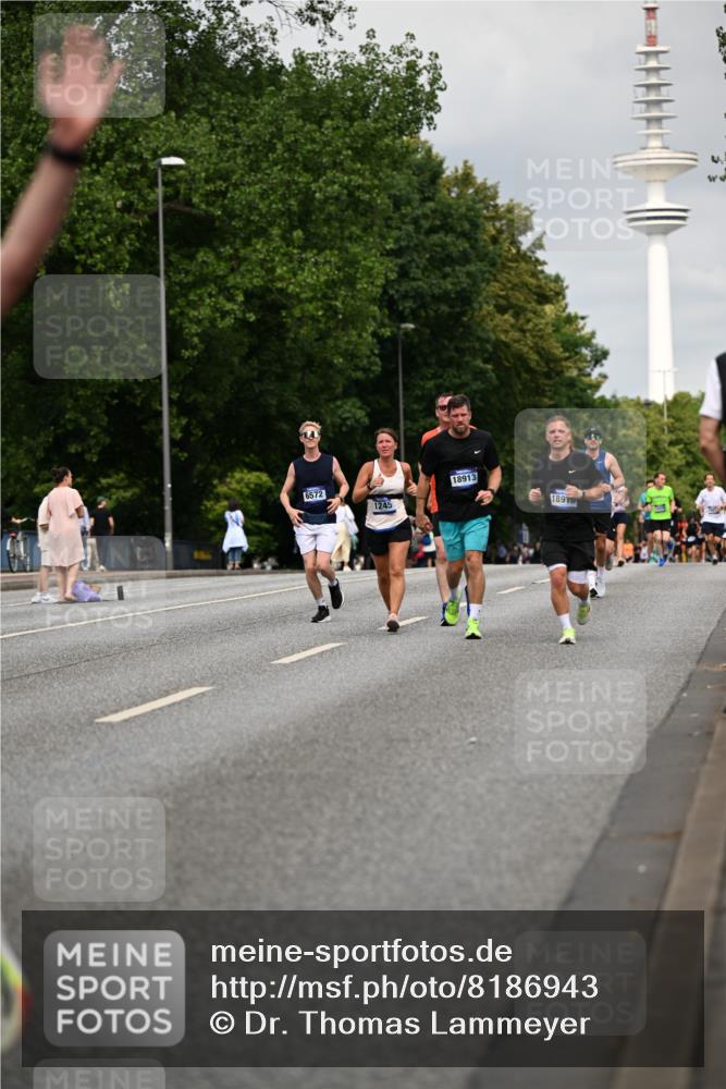 29.06.2025 - hella hamburg halbmarathon Dr. Thomas Lammeyer http://msf.ph/oto/8186943 29.06.2025 10:10:52 Kennedybrücke 1245, 1766, 1981, 4550, 4666, 5951, 6314, 6572, 6664, 8051, 8960, 9560, 10212, 10297, 10736, 10886 meine-sportfotos.de