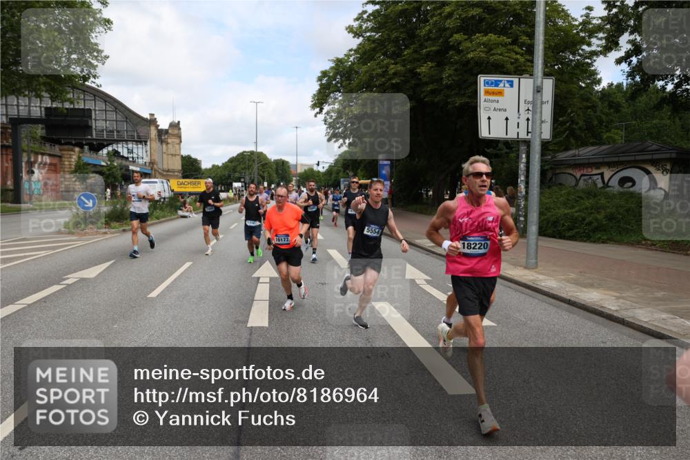 29.06.2025 - hella hamburg halbmarathon Yannick Fuchs http://msf.ph/oto/8186964 29.06.2025 10:30:03 20KM 57, 1344, 1889, 4050, 4740, 4944, 5269, 5554, 6704, 7466, 7867, 8901, 10771, 11559, 11898, 12044, 12204, 12751, 13798, 14629, 14841, 14952, 15390, 15391, 15931, 16177, 16695, 16811, 16964, 17022, 17643, 17826, 18183, 18220, 18237 meine-sportfotos.de