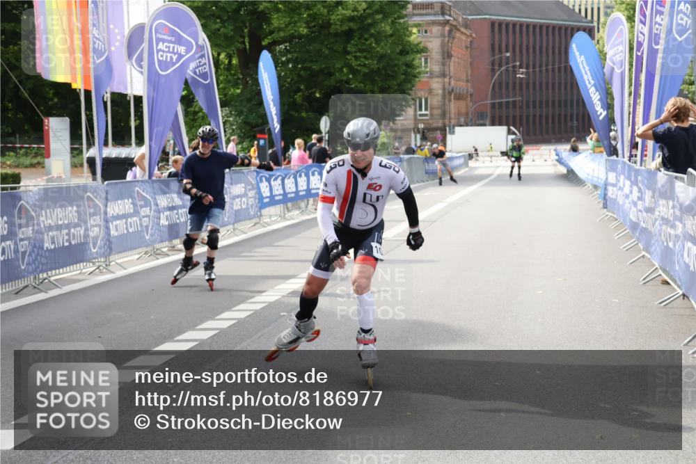 29.06.2025 - hella hamburg halbmarathon Strokosch-Dieckow http://msf.ph/oto/8186977 29.06.2025 09:27:17 Ziel 20040, 20106, 20221, 20292 meine-sportfotos.de