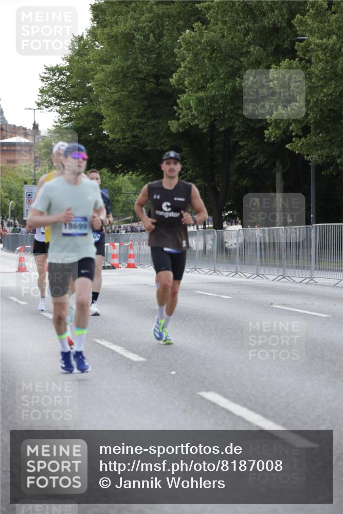 29.06.2025 - hella hamburg halbmarathon Jannik Wohlers http://msf.ph/oto/8187008 29.06.2025 09:44:06 Lombardsbrücke 1065, 2879, 3075, 3968, 5344, 7349, 8975, 9079, 10106, 10173, 10790, 11877, 12337, 12369, 13779, 14828, 15576, 15655, 15880, 16118, 17258, 17354, 18699, 19114 meine-sportfotos.de