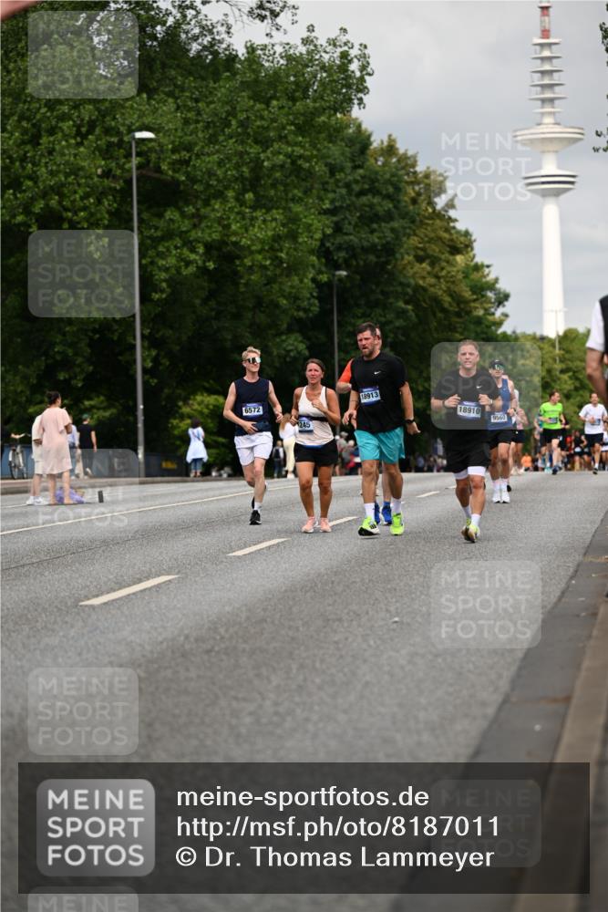 29.06.2025 - hella hamburg halbmarathon Dr. Thomas Lammeyer http://msf.ph/oto/8187011 29.06.2025 10:10:52 Kennedybrücke 1245, 1766, 1981, 4550, 4666, 5951, 6314, 6572, 6664, 8051, 8960, 9560, 10212, 10297, 10736, 10886 meine-sportfotos.de