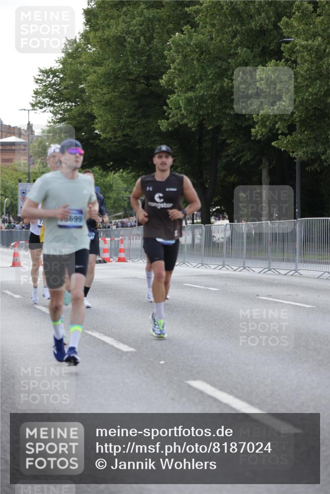 29.06.2025 - hella hamburg halbmarathon Jannik Wohlers http://msf.ph/oto/8187024 29.06.2025 09:44:06 Lombardsbrücke 1065, 2879, 3075, 3968, 5344, 7349, 8975, 9079, 10106, 10173, 10790, 11877, 12337, 12369, 13779, 14828, 15576, 15655, 15880, 16118, 17258, 17354, 18699, 19114 meine-sportfotos.de
