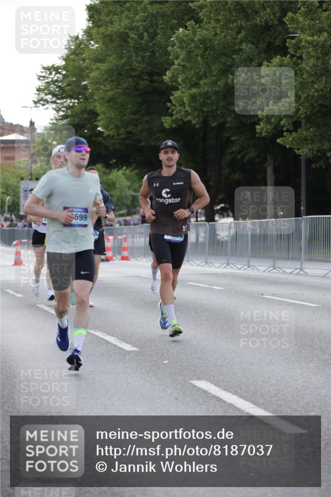 29.06.2025 - hella hamburg halbmarathon Jannik Wohlers http://msf.ph/oto/8187037 29.06.2025 09:44:06 Lombardsbrücke 1065, 2879, 3075, 3968, 5344, 7349, 8975, 9079, 10106, 10173, 10790, 11877, 12337, 12369, 13779, 14828, 15576, 15655, 15880, 16118, 17258, 17354, 18699, 19114 meine-sportfotos.de