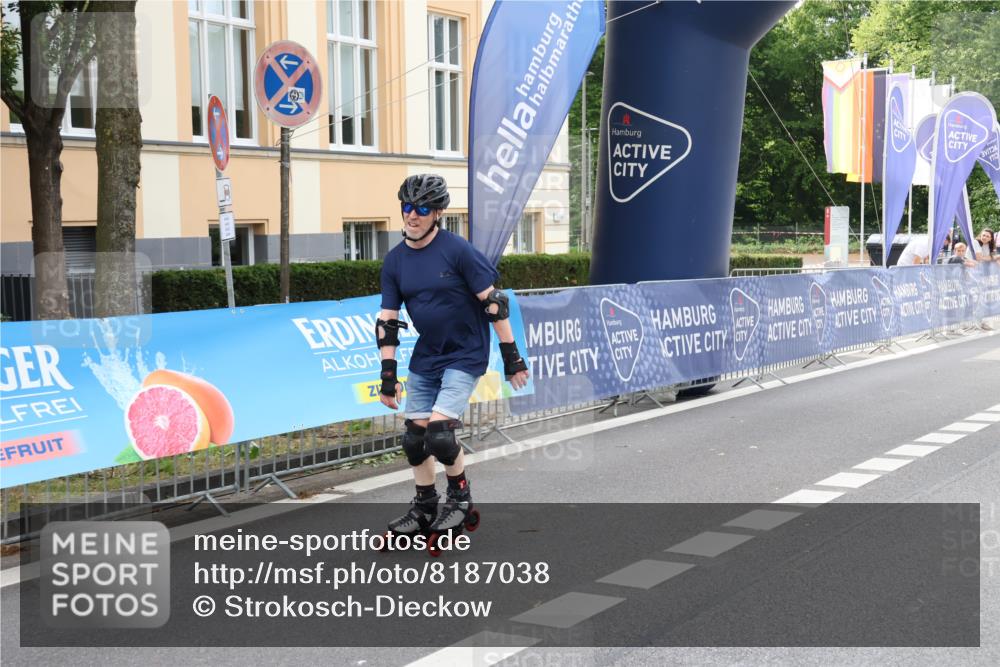 29.06.2025 - hella hamburg halbmarathon Strokosch-Dieckow http://msf.ph/oto/8187038 29.06.2025 09:27:19 Ziel 20040, 20106, 20221, 20292 meine-sportfotos.de