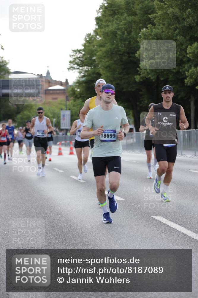 29.06.2025 - hella hamburg halbmarathon Jannik Wohlers http://msf.ph/oto/8187089 29.06.2025 09:44:07 Lombardsbrücke 1065, 2879, 3075, 3968, 5344, 7349, 8975, 9079, 10106, 10173, 10790, 11877, 12337, 12369, 13779, 14828, 15576, 15655, 15880, 16118, 17258, 17354, 18699, 19114 meine-sportfotos.de