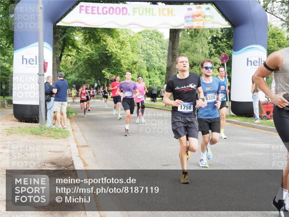 29.06.2025 - hella hamburg halbmarathon MichiJ http://msf.ph/oto/8187119 29.06.2025 10:19:03 Zwischen KM18-KM19 1758, 5328, 12287, 12337, 13374, 16157, 17213, 18874 meine-sportfotos.de