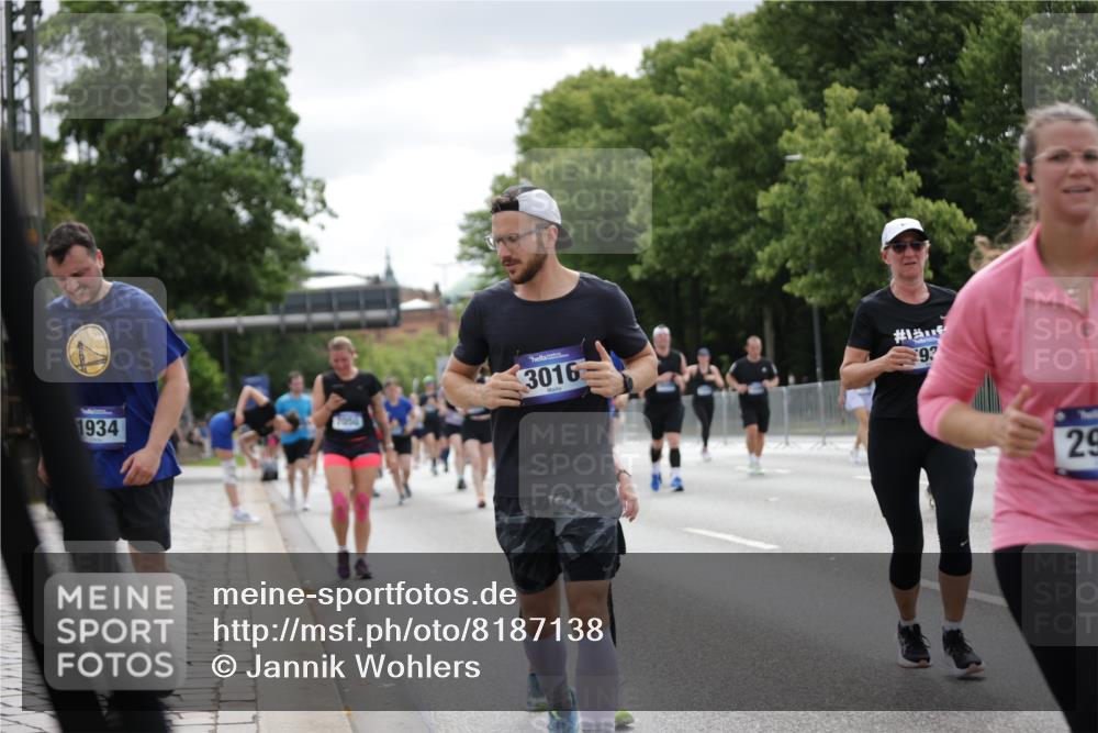 29.06.2025 - hella hamburg halbmarathon Jannik Wohlers http://msf.ph/oto/8187138 29.06.2025 11:11:36 Lombardsbrücke 1934, 2502, 2611, 2616, 2969, 3016, 3301, 3667, 4196, 5326, 5368, 6000, 6242, 7050, 7149, 7637, 7686, 7687, 7939, 7954, 8133, 8768, 8831, 8858, 8859, 8876, 10492, 10822, 10827, 10997, 11005, 12649, 13040, 13298, 13585, 14082, 14089, 14268, 14504, 14859, 15130, 15148, 15238, 16405, 16438, 16485, 16773, 17777, 18260, 18383 meine-sportfotos.de