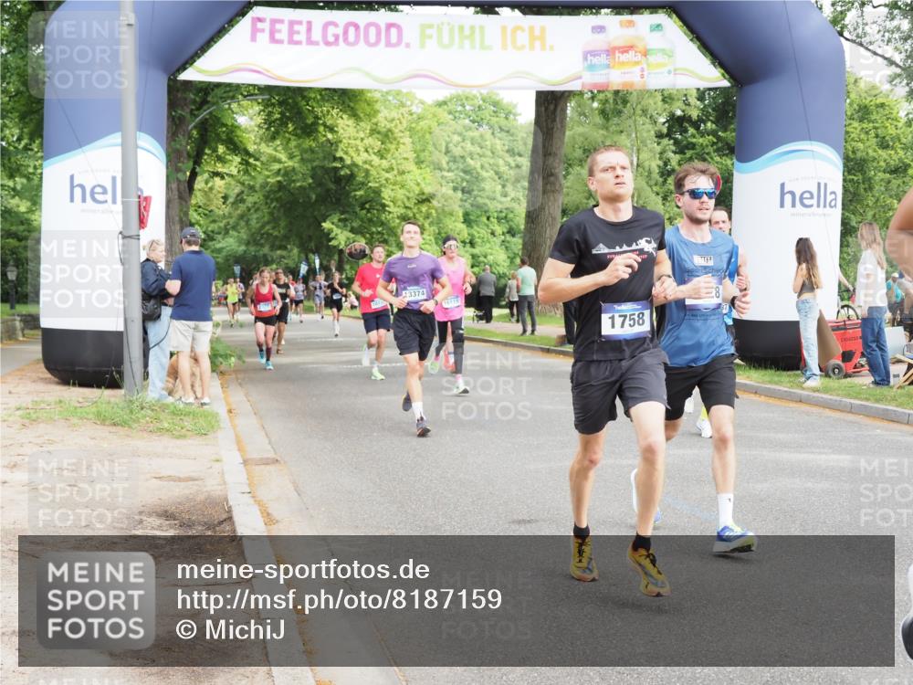 29.06.2025 - hella hamburg halbmarathon MichiJ http://msf.ph/oto/8187159 29.06.2025 10:19:03 Zwischen KM18-KM19 1758, 5328, 12287, 12337, 13374, 16157, 17213, 18874 meine-sportfotos.de