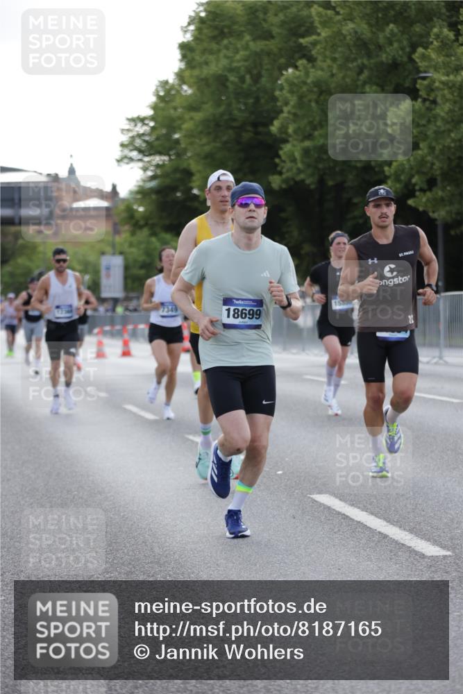 29.06.2025 - hella hamburg halbmarathon Jannik Wohlers http://msf.ph/oto/8187165 29.06.2025 09:44:07 Lombardsbrücke 1065, 2879, 3075, 3968, 5344, 7349, 8975, 9079, 10106, 10173, 10790, 11877, 12337, 12369, 13779, 14828, 15576, 15655, 15880, 16118, 17258, 17354, 18699, 19114 meine-sportfotos.de