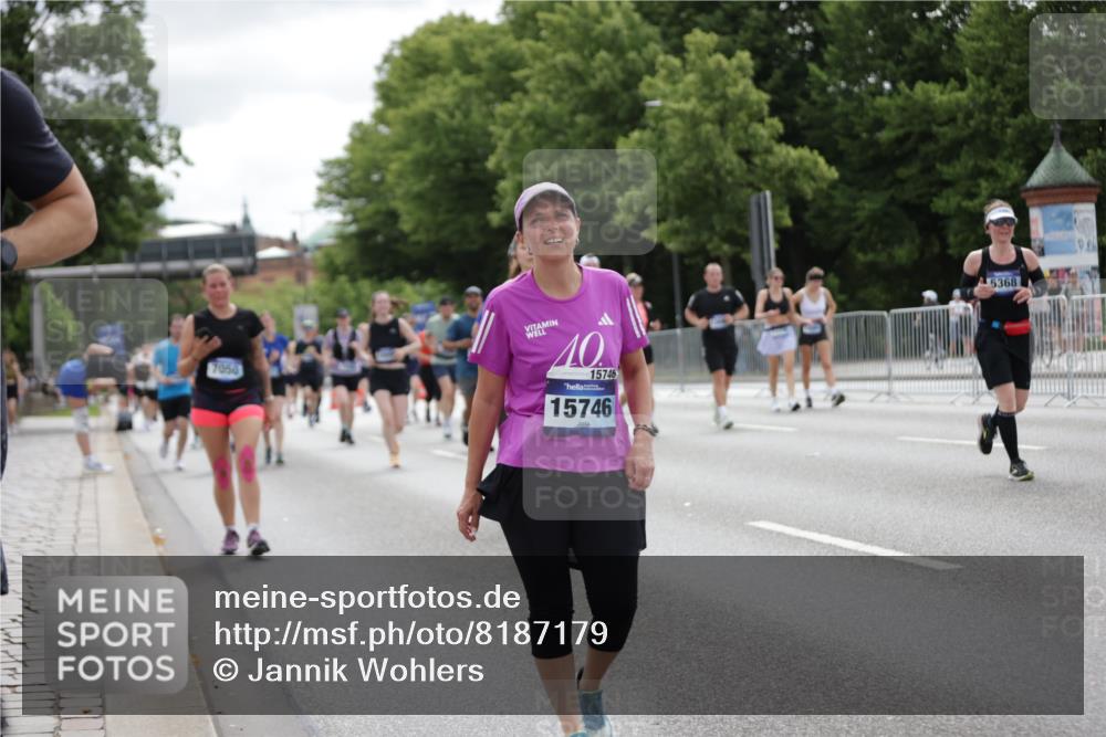 29.06.2025 - hella hamburg halbmarathon Jannik Wohlers http://msf.ph/oto/8187179 29.06.2025 11:11:37 Lombardsbrücke 1934, 2502, 2611, 2616, 2969, 3016, 3301, 3667, 4196, 5326, 5368, 6000, 6242, 7050, 7149, 7637, 7686, 7687, 7939, 7954, 8133, 8397, 8768, 8831, 8858, 8859, 8876, 10492, 10822, 10827, 10997, 12649, 13040, 13298, 13585, 14082, 14089, 14268, 14504, 14859, 15130, 15148, 15238, 16405, 16438, 16485, 16773, 17777, 18383 meine-sportfotos.de