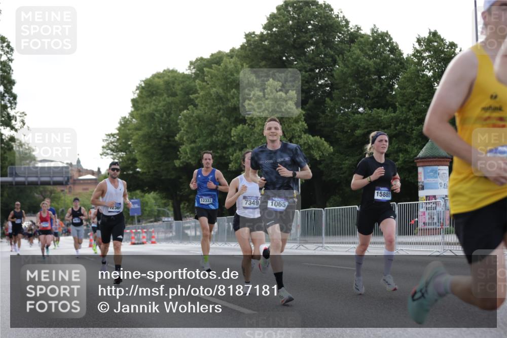 29.06.2025 - hella hamburg halbmarathon Jannik Wohlers http://msf.ph/oto/8187181 29.06.2025 09:44:09 Lombardsbrücke 1065, 2021, 2879, 3075, 3968, 5344, 7349, 10106, 10790, 11877, 12337, 12369, 13779, 14828, 15576, 15655, 15880, 16118, 17258, 17354, 18699, 19114 meine-sportfotos.de
