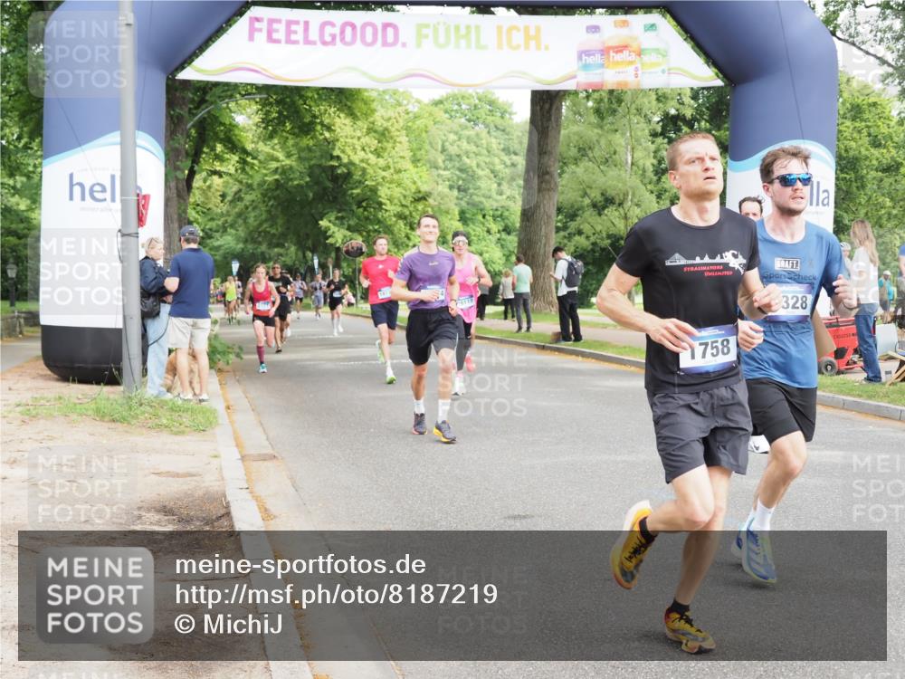 29.06.2025 - hella hamburg halbmarathon MichiJ http://msf.ph/oto/8187219 29.06.2025 10:19:04 Zwischen KM18-KM19 1758, 5328, 12287, 12337, 13374, 16118, 16157, 17213, 18737, 18874 meine-sportfotos.de