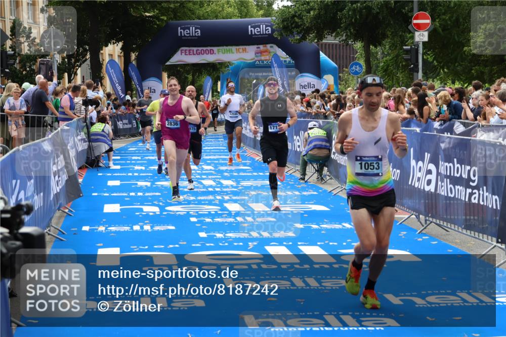 29.06.2025 - hella hamburg halbmarathon Zöllner http://msf.ph/oto/8187242 29.06.2025 10:33:43 Ziel 1053, 1396, 2836, 8312, 12595, 14975, 16755, 17191 meine-sportfotos.de