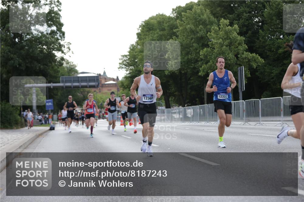 29.06.2025 - hella hamburg halbmarathon Jannik Wohlers http://msf.ph/oto/8187243 29.06.2025 09:44:10 Lombardsbrücke 1065, 2021, 2879, 3075, 3845, 3968, 4678, 5344, 7349, 10106, 10790, 11877, 12337, 12369, 13779, 14828, 15576, 15655, 15880, 16118, 17258, 17354, 18567, 18699, 19114 meine-sportfotos.de