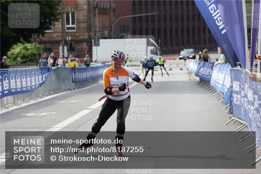 29.06.2025 - hella hamburg halbmarathon Strokosch-Dieckow http://msf.ph/oto/8187255 29.06.2025 09:27:54 Ziel 20140 meine-sportfotos.de