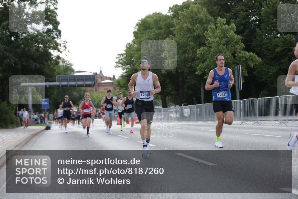 29.06.2025 - hella hamburg halbmarathon Jannik Wohlers http://msf.ph/oto/8187260 29.06.2025 09:44:11 Lombardsbrücke 1065, 2021, 2879, 3075, 3845, 3968, 4678, 7349, 10106, 11877, 12337, 12369, 13779, 14828, 15268, 15576, 15583, 15880, 16118, 17258, 17354, 18567, 18699, 19114 meine-sportfotos.de