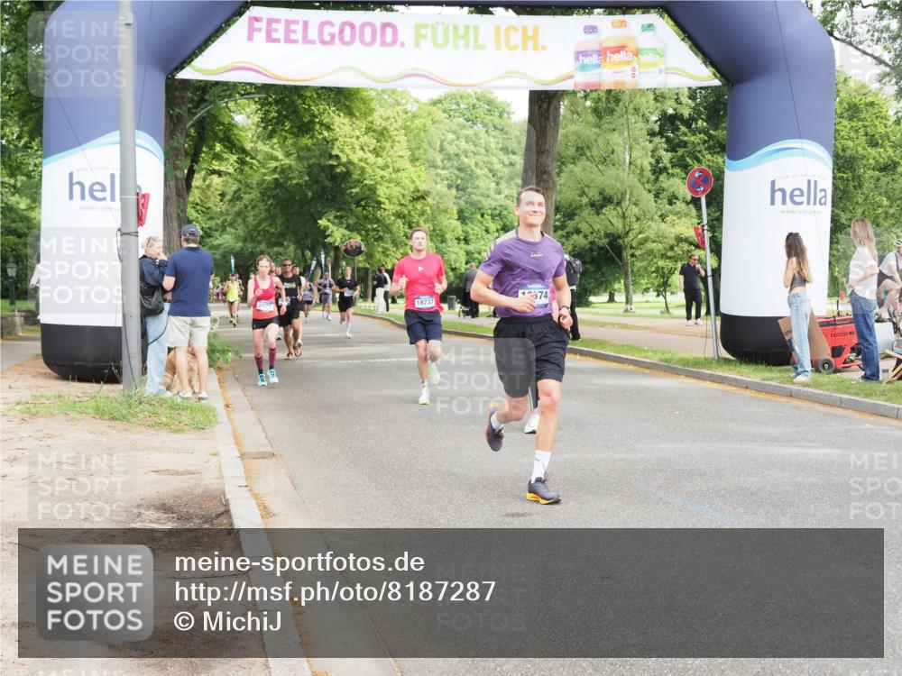 29.06.2025 - hella hamburg halbmarathon MichiJ http://msf.ph/oto/8187287 29.06.2025 10:19:04 Zwischen KM18-KM19 1758, 5328, 12287, 12337, 13374, 16118, 16157, 17213, 18737, 18874 meine-sportfotos.de