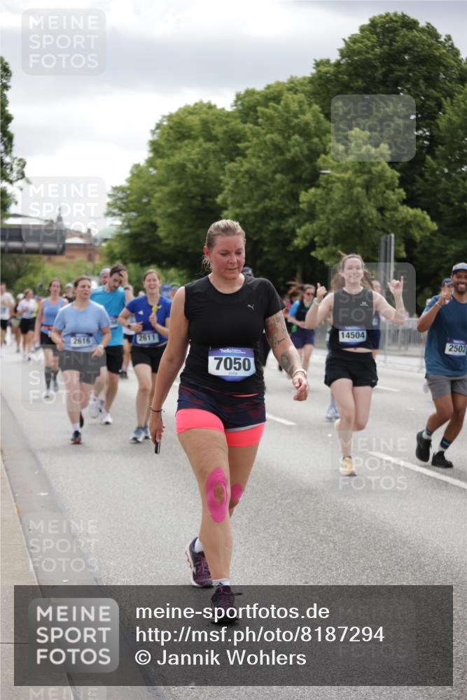29.06.2025 - hella hamburg halbmarathon Jannik Wohlers http://msf.ph/oto/8187294 29.06.2025 11:11:42 Lombardsbrücke 1934, 2502, 2611, 2616, 2732, 2969, 3016, 3301, 3667, 4313, 5029, 5326, 5368, 5843, 7149, 7637, 7939, 7954, 8133, 8397, 8858, 8859, 8876, 9587, 10244, 10326, 10492, 10827, 10997, 12649, 13040, 13298, 13585, 14082, 14089, 14268, 14504, 15130, 15148, 16370, 16405, 16438, 17280, 17777 meine-sportfotos.de