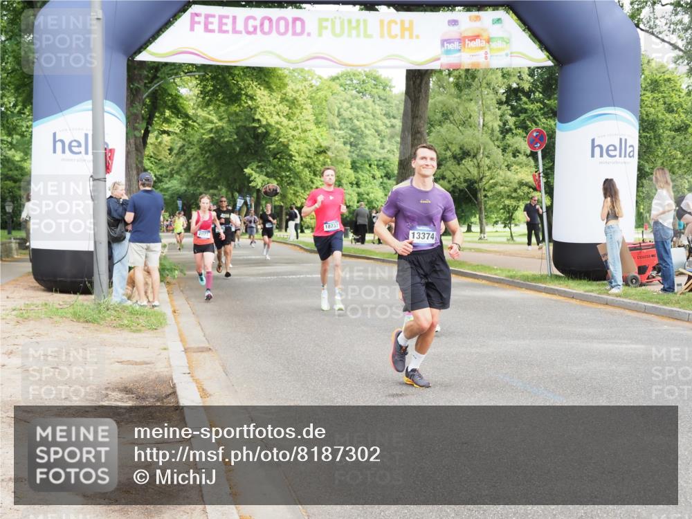 29.06.2025 - hella hamburg halbmarathon MichiJ http://msf.ph/oto/8187302 29.06.2025 10:19:05 Zwischen KM18-KM19 1758, 2021, 5328, 12337, 13374, 16118, 16157, 17213, 18737, 18874, 19142 meine-sportfotos.de