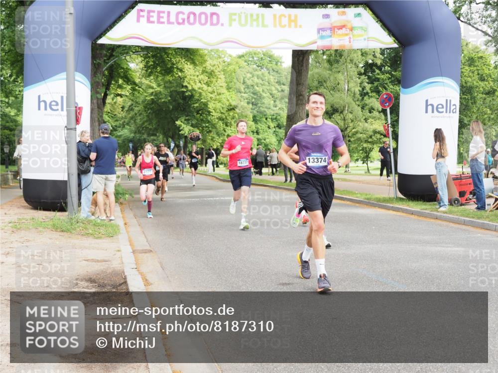 29.06.2025 - hella hamburg halbmarathon MichiJ http://msf.ph/oto/8187310 29.06.2025 10:19:05 Zwischen KM18-KM19 1758, 2021, 5328, 12337, 13374, 16118, 16157, 17213, 18737, 18874, 19142 meine-sportfotos.de