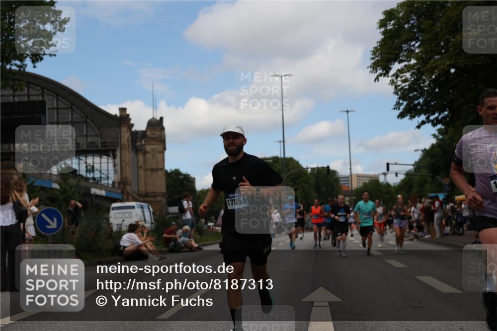 29.06.2025 - hella hamburg halbmarathon Yannick Fuchs http://msf.ph/oto/8187313 29.06.2025 11:21:30 20KM 2489, 2505, 2699, 2703, 2751, 3571, 4161, 4349, 4597, 4824, 4826, 5494, 5629, 6285, 6710, 7013, 7228, 7604, 7917, 8962, 9913, 10013, 10240, 10354, 10374, 10594, 11092, 11269, 11668, 11981, 12958, 13477, 13934, 14029, 14216, 14803, 14810, 14986, 15024, 15471, 15660, 15869, 16381, 16821, 16886, 16999, 17034, 17103, 17224, 17438, 18077, 18503, 18610, 19081, 19193 meine-sportfotos.de