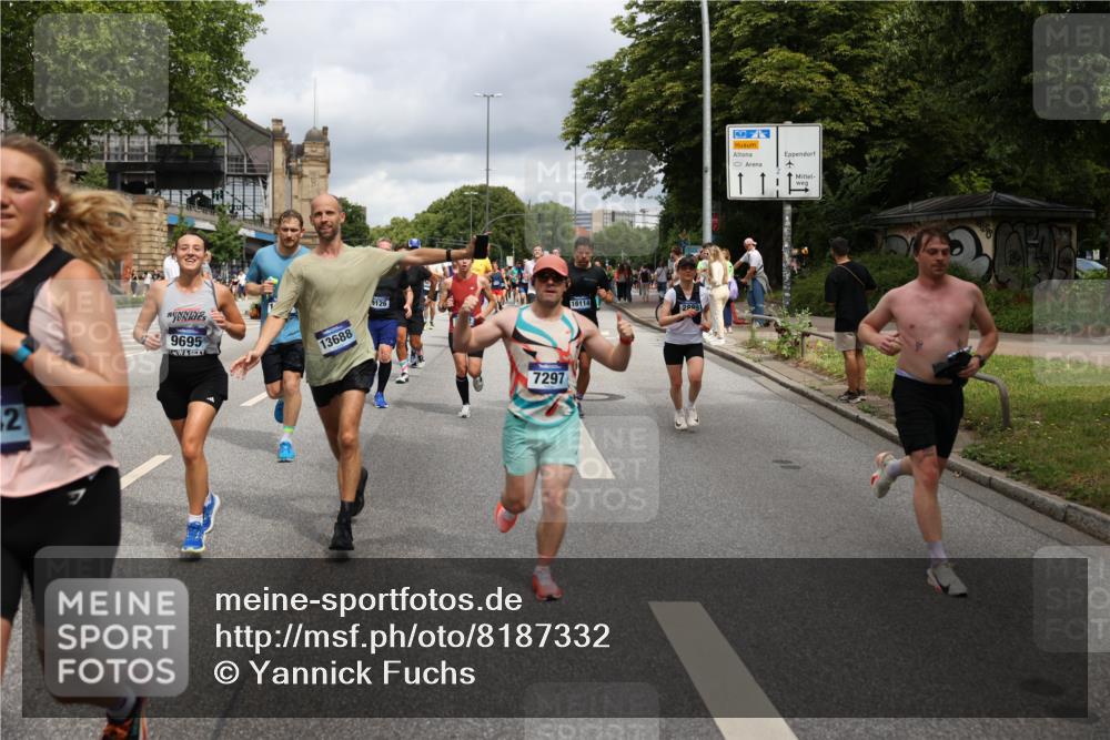 29.06.2025 - hella hamburg halbmarathon Yannick Fuchs http://msf.ph/oto/8187332 29.06.2025 10:43:42 20KM 1342, 1476, 2013, 2504, 2516, 2592, 2596, 2706, 2878, 2889, 2937, 3060, 3562, 3692, 4017, 4832, 5460, 5978, 6115, 6158, 7100, 7297, 7332, 7657, 8112, 8437, 9038, 9126, 9200, 9463, 9491, 9597, 9619, 9695, 9723, 9924, 9965, 10189, 11340, 11519, 11819, 11977, 12035, 12271, 12670, 13233, 13688, 13690, 13976, 14526, 14838, 15422, 15519, 15523, 16114, 16653, 16731, 16738, 16843, 16877, 16891, 17753, 17908, 18058, 18350, 18842, 18926, 18960, 19109 meine-sportfotos.de