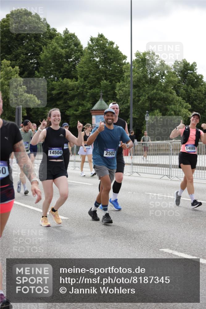 29.06.2025 - hella hamburg halbmarathon Jannik Wohlers http://msf.ph/oto/8187345 29.06.2025 11:11:43 Lombardsbrücke 2502, 2611, 2616, 2732, 2969, 3301, 3667, 4313, 5029, 5326, 5368, 5843, 7149, 7637, 7939, 7954, 8133, 8397, 8858, 8859, 8876, 9587, 10244, 10326, 10492, 10997, 12649, 13040, 13298, 13585, 14082, 14089, 14268, 14367, 14504, 15130, 15148, 16370, 16405, 16438, 17280, 17777 meine-sportfotos.de