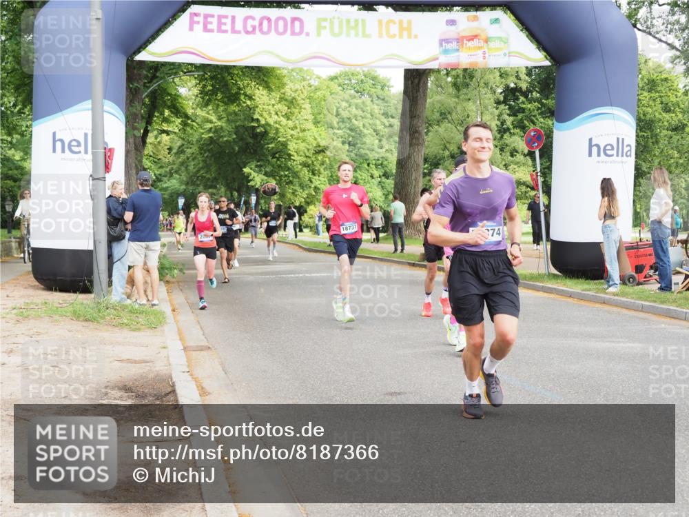 29.06.2025 - hella hamburg halbmarathon MichiJ http://msf.ph/oto/8187366 29.06.2025 10:19:05 Zwischen KM18-KM19 1758, 2021, 5328, 12337, 13374, 16118, 16157, 17213, 18737, 18874, 19142 meine-sportfotos.de