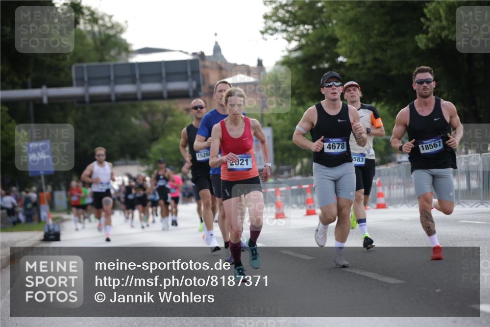 29.06.2025 - hella hamburg halbmarathon Jannik Wohlers http://msf.ph/oto/8187371 29.06.2025 09:44:12 Lombardsbrücke 1065, 2021, 2879, 3075, 3845, 3968, 4678, 7349, 10106, 11877, 12337, 12369, 13779, 14828, 15268, 15576, 15583, 15880, 16118, 17258, 17354, 18567, 18699, 19114 meine-sportfotos.de