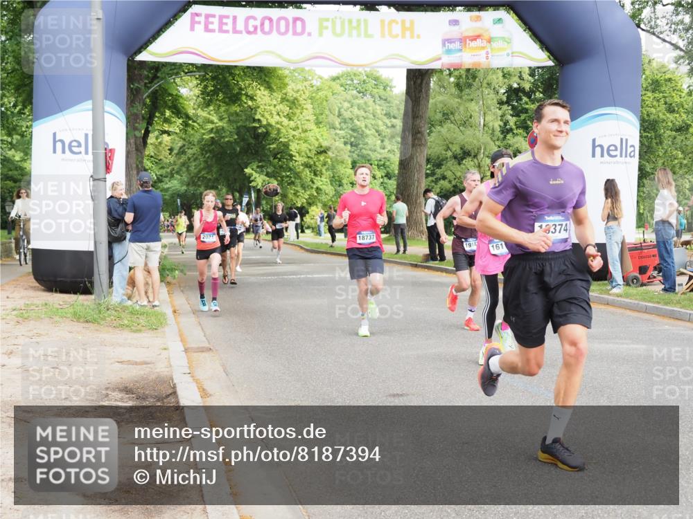 29.06.2025 - hella hamburg halbmarathon MichiJ http://msf.ph/oto/8187394 29.06.2025 10:19:05 Zwischen KM18-KM19 1758, 2021, 5328, 12337, 13374, 16118, 16157, 17213, 18737, 18874, 19142 meine-sportfotos.de