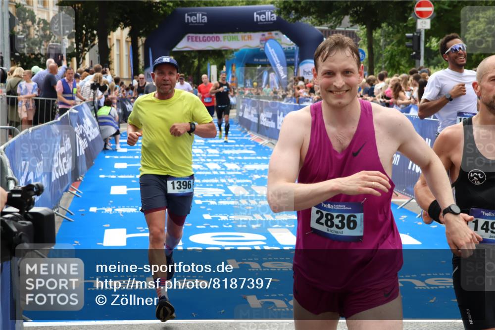 29.06.2025 - hella hamburg halbmarathon Zöllner http://msf.ph/oto/8187397 29.06.2025 10:33:47 Ziel 1396, 1743, 2228, 2243, 2746, 4246, 5193, 12595, 13771, 14310, 14466, 16755 meine-sportfotos.de